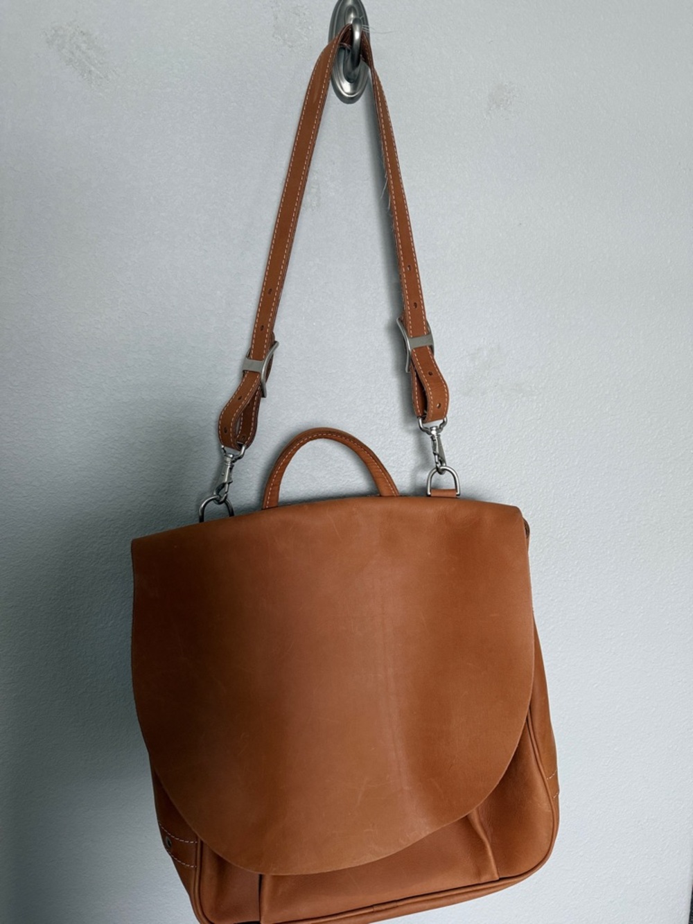 J. Peterman Classic Brown Leather Shoulder Bag - Picture 4 of 5